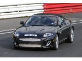 2013 Jaguar XE mule spied on the ring / Copyright SB-Medien
