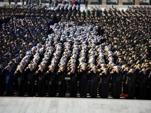 Atatürk, Anıtkabirde düzenlenen devlet töreniyle anıldı Atatürk, Anıtkabirde düzenlenen devlet töreniyle anıldı