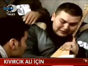 Kıvırcık Ali'nin oğlu Eren'in feryadı (video)