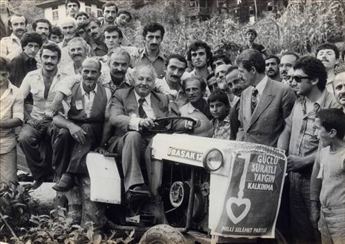 Hiç yayınlamayan kareleriyle Erbakan 98