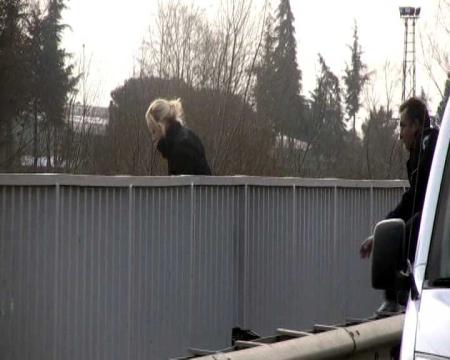 Genç kadın ölüme böyle atladı 8