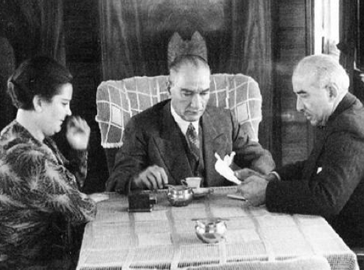 Cumhurbaşkanlığı tarafından hazırlanmış Atatürk'ün gün yüzüne çıkmamış fotoğrafları 70