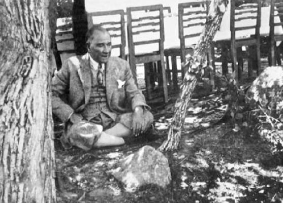 Cumhurbaşkanlığı tarafından hazırlanmış Atatürk'ün gün yüzüne çıkmamış fotoğrafları 75