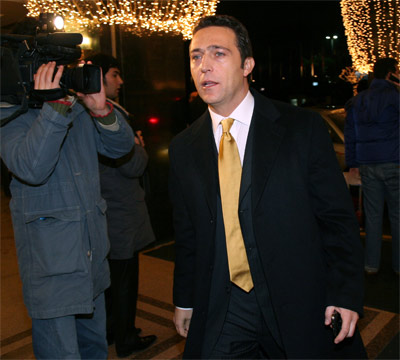 Emre Belözoglu, Tuğba Gürevin ile dünya evine girdi 6