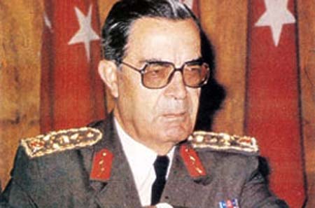 22 yıl o koltukta oturan tek isim 22