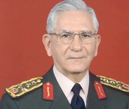 22 yıl o koltukta oturan tek isim 24
