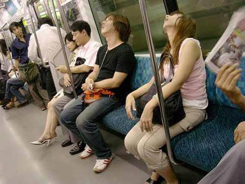 Dünya metrolarından komik kareler 13