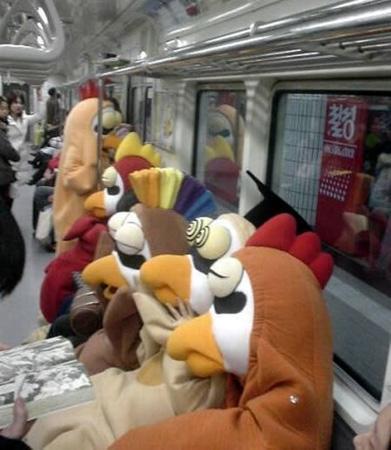 Dünya metrolarından komik kareler 16