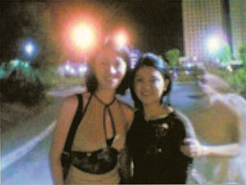 Bu fotoğrafta sadece 2 kişi var! 1