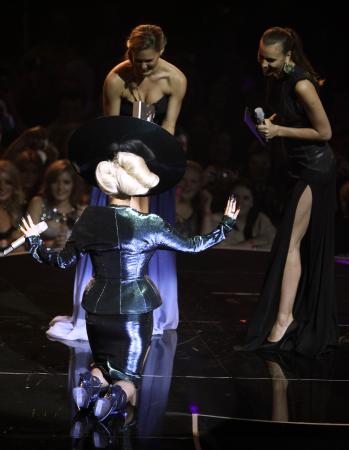 Bir kez daha Lady Gaga 19