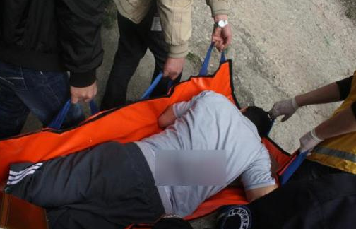 Sırtında bıçakla ambulans bekledi 1