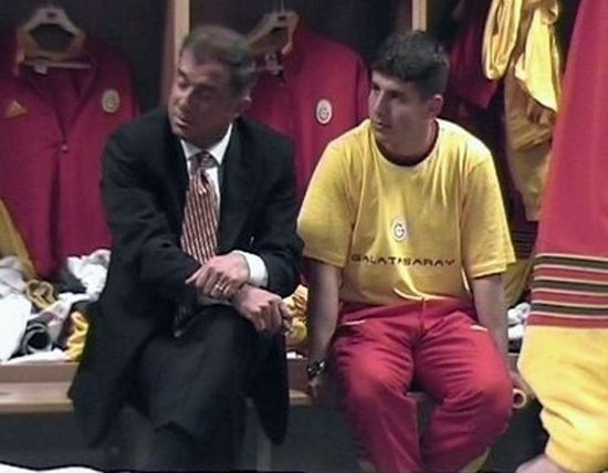Emre'nin vukuatları bitmiyor! 13