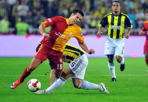 Emre'nin vukuatları bitmiyor! 45