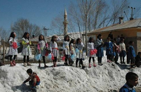 Yurtta 23 nisan çoşkusu böyle yaşanıyor! 22