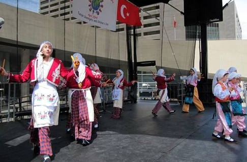 Yurtta 23 nisan çoşkusu böyle yaşanıyor! 24