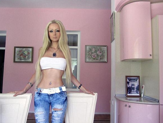 Operasyonla Barbie oldu 3
