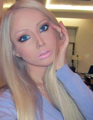 Operasyonla Barbie oldu 5