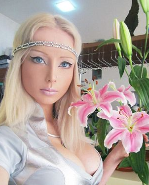 Operasyonla Barbie oldu 6