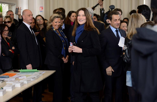 Carla Bruni ne hale geldi! 2