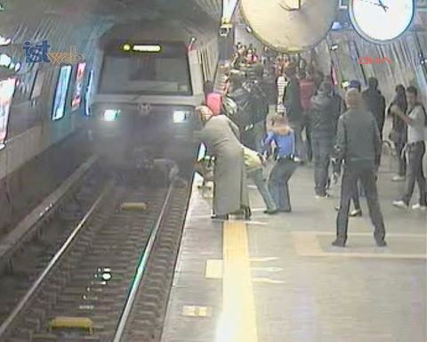 Metroda dehşet anları 6
