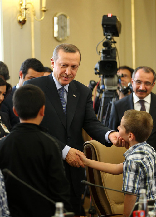 Minikler Erdoğan'ın koltuğuna oturdu 5