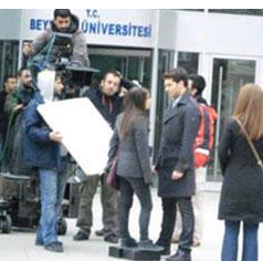 Dizi setlerinde şekilden şekilde giren ünlüler 15