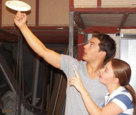 Dizi setlerinde şekilden şekilde giren ünlüler 5
