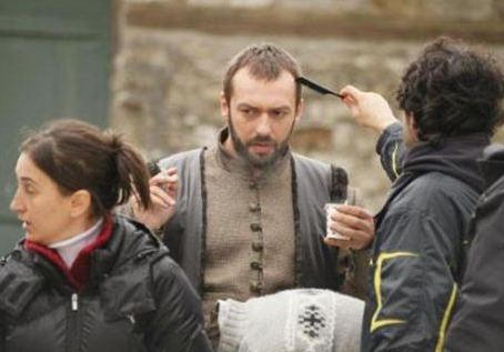 Dizi setlerinde şekilden şekilde giren ünlüler 55