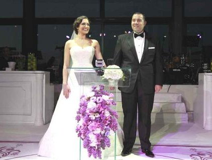 Ünlü çift güle oynaya Mardinler'e gitti 6