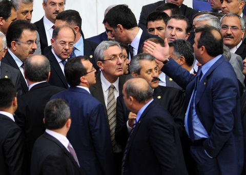 Meclis'te delikanlı kavgası çıktı! 6