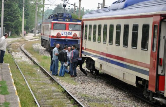 Tren istasyonunda feci ölüm 16