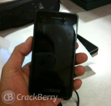 BlackBerry'nin görseli sızdı! 2