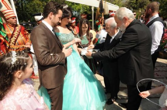 Osmanlı hanedanları nişanda buluştu! 11