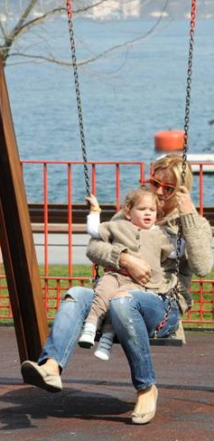Pınar Altuğ mini şort sezonunu açtı 15