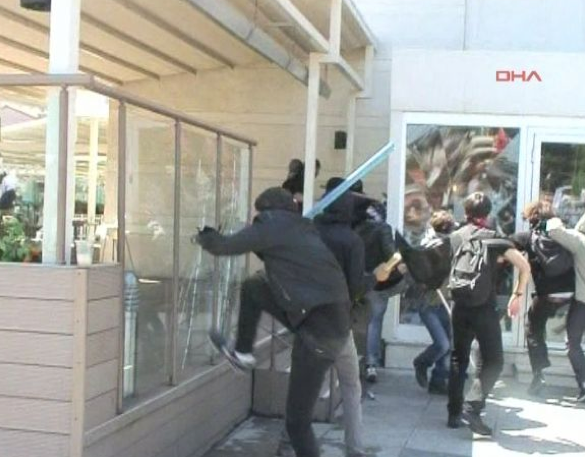 Mecidiyeköy'ü anarşistler bastı 11