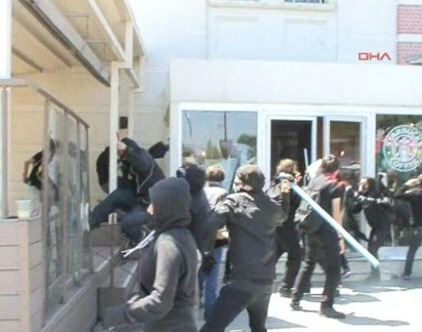 Mecidiyeköy'ü anarşistler bastı 13