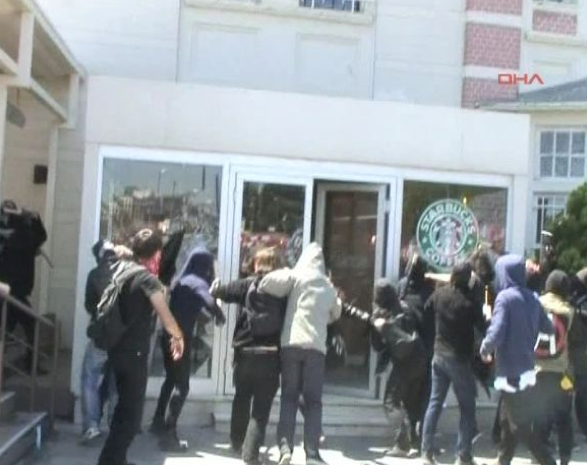 Mecidiyeköy'ü anarşistler bastı 15