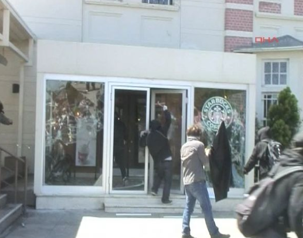 Mecidiyeköy'ü anarşistler bastı 16