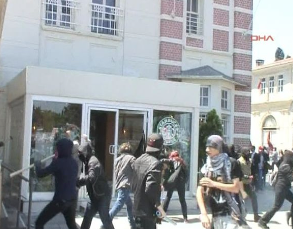 Mecidiyeköy'ü anarşistler bastı 17