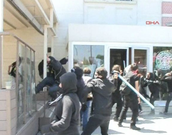 Mecidiyeköy'ü anarşistler bastı 18