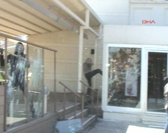 Mecidiyeköy'ü anarşistler bastı 20