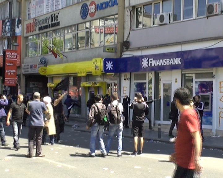 Mecidiyeköy'ü anarşistler bastı 7