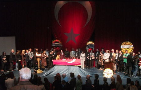 Usta oyuncuya hüzünlü veda 2