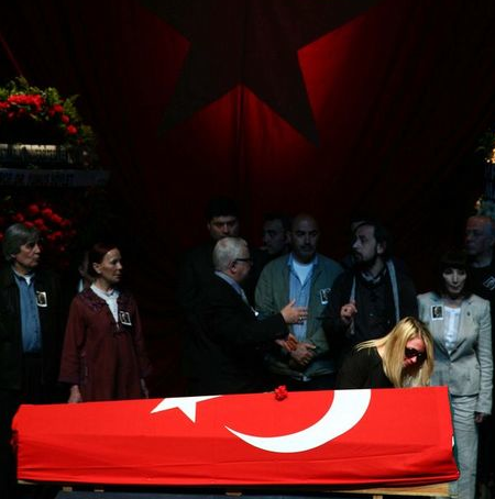 Usta oyuncuya hüzünlü veda 3