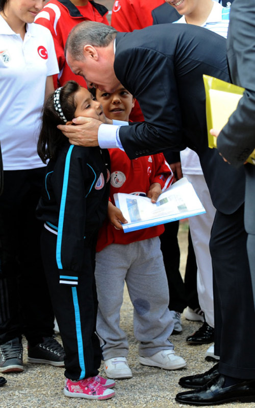 Erdoğan muhalefeti bombaladı 1