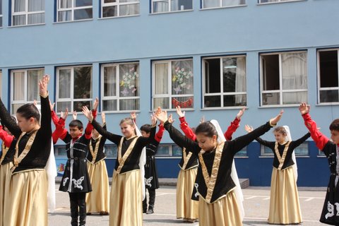 Bu okul etkinlikleriyle bir numara 18