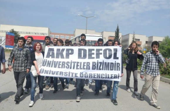 Polisten öğrencilere sert müdahale! 8
