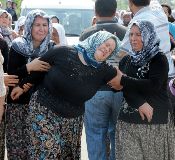 Çift kol nakli yapılan Atilla Kavdır öldü 2