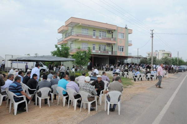 Çift kol nakli yapılan Atilla Kavdır öldü 4