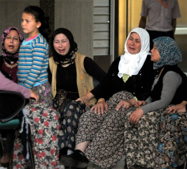 Çift kol nakli yapılan Atilla Kavdır öldü 5